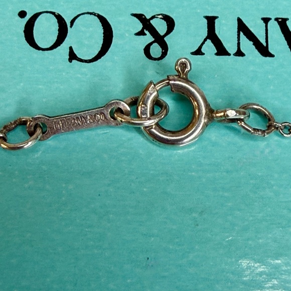 Tiffany & Co. Elsa Peretti Bean Necklace | Sterling Silver | Full Set - Picture 6 of 6